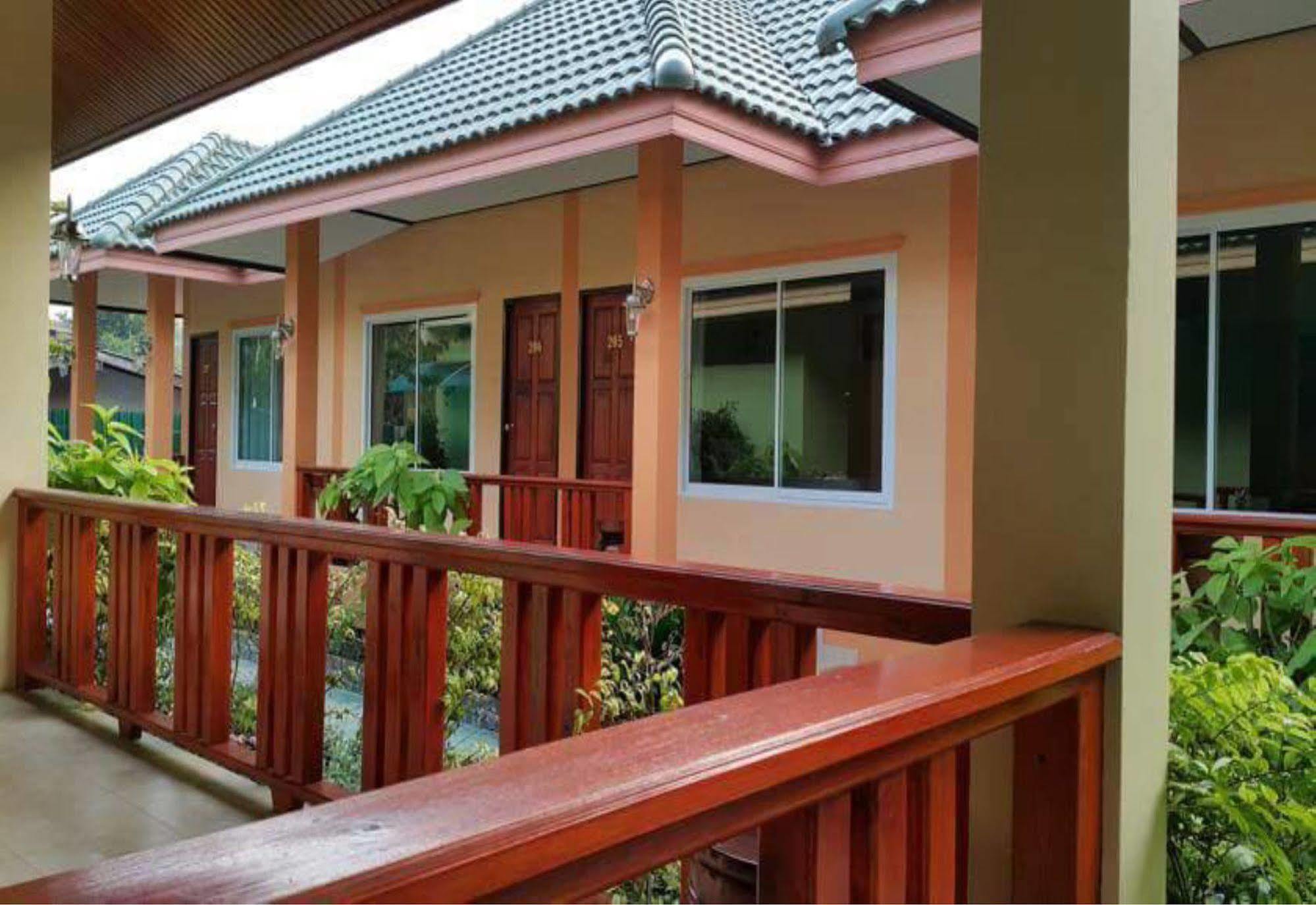 Ruen Narisra Resort Sukhothai Exterior foto